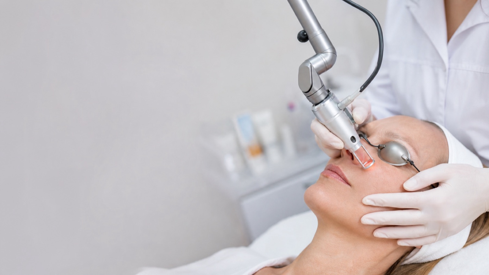 Trattamento con laser CO2 frazionato in medicina estetica
